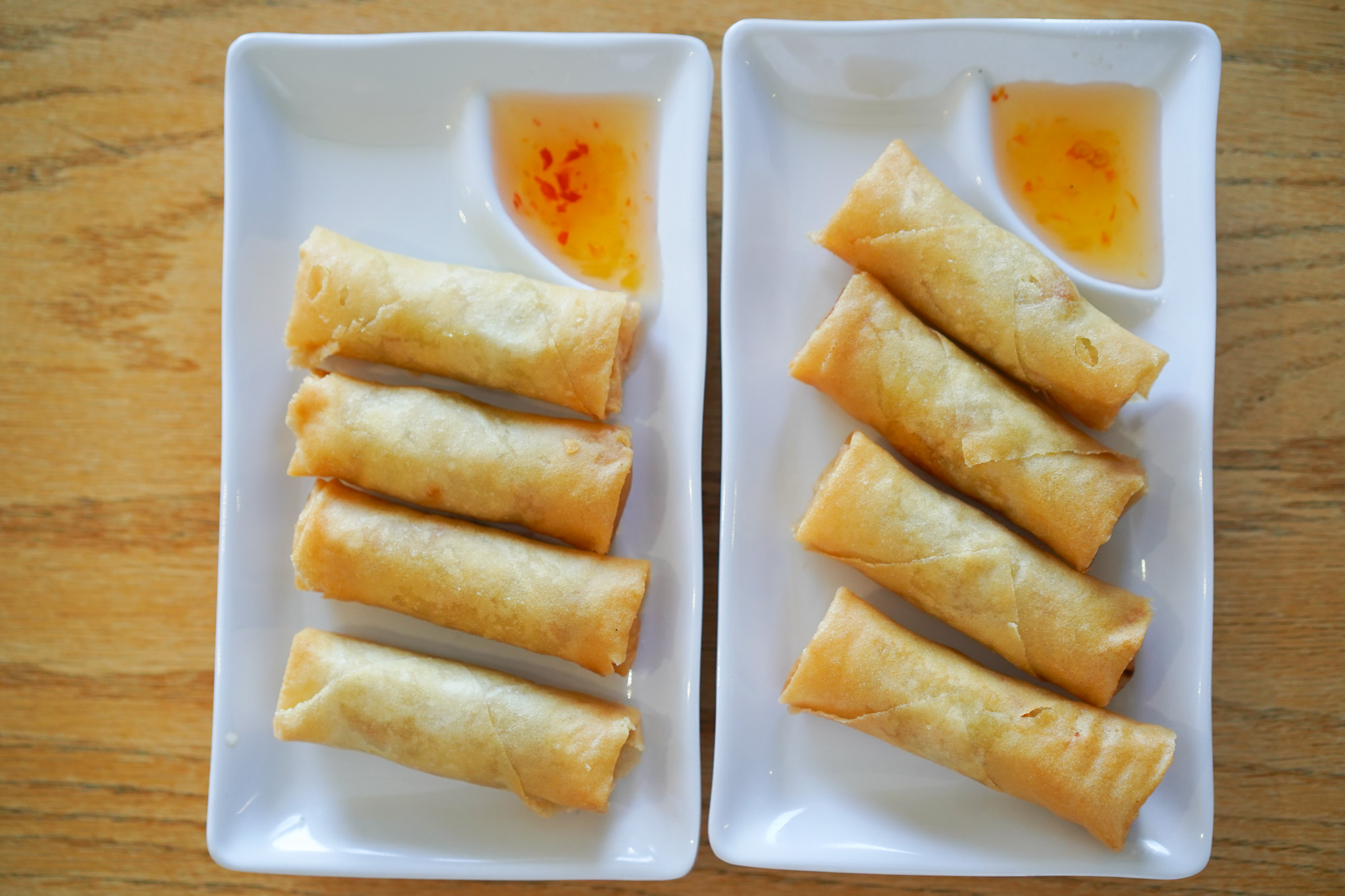Spring rolls with dipping sauce